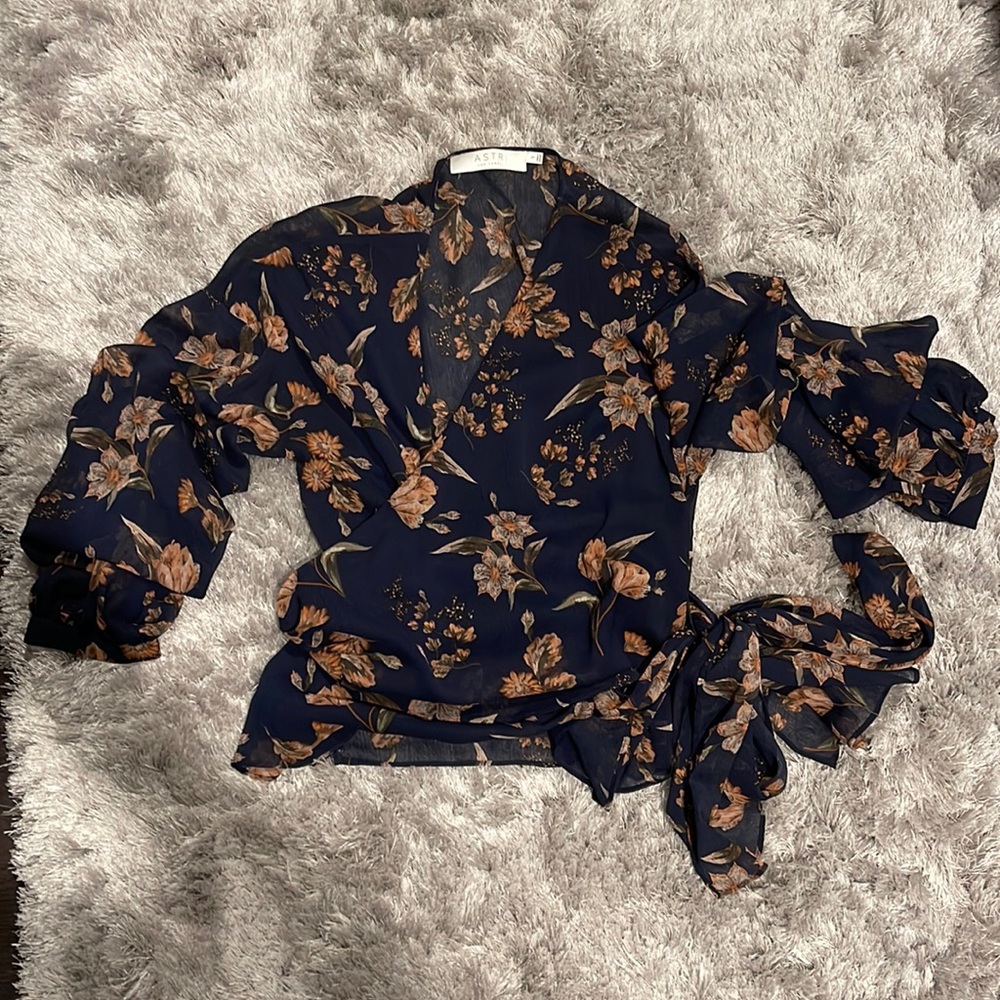 ASTR Women’s Blouse - Size Small